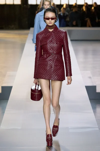 Look 24